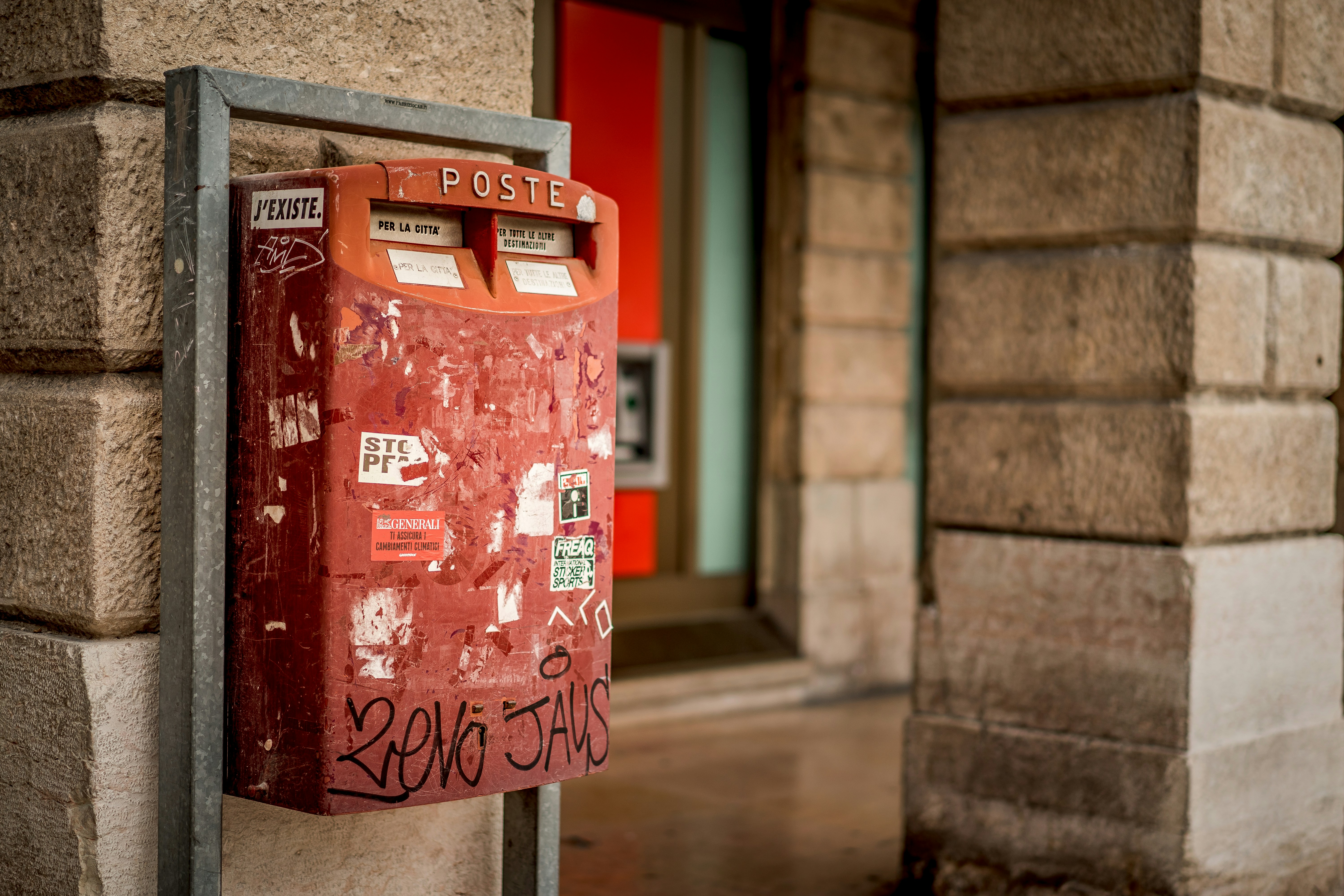 cassetta poste italiane.jpg